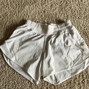 Lululemon hotty hot short, long 4” size 2